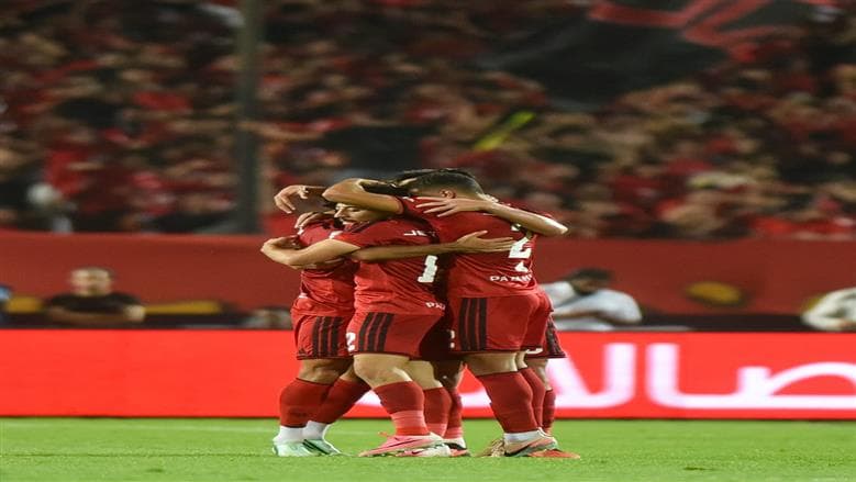 الأهلي يفوز على الزمالك ويؤقت الصدارة