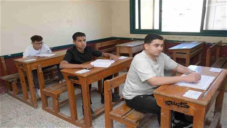 الإدارية العليا تحدد مصير تصحيح أوراق الطلاب