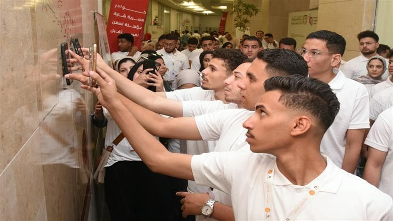 طلاب الجامعات يزورون مدينة المعرفة ووكالة الفضاء