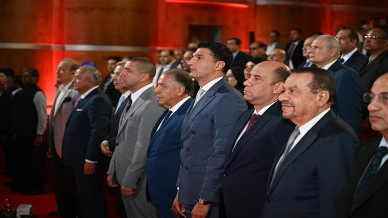 وزير الصناعة يوقع عقود خريجي مدرسة أبو زعبل