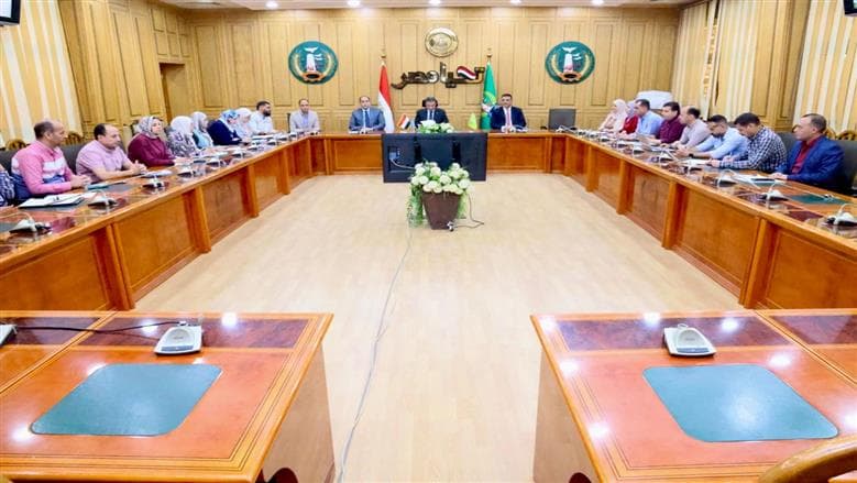 محافظ المنوفية يراجع مشاريع الخطة