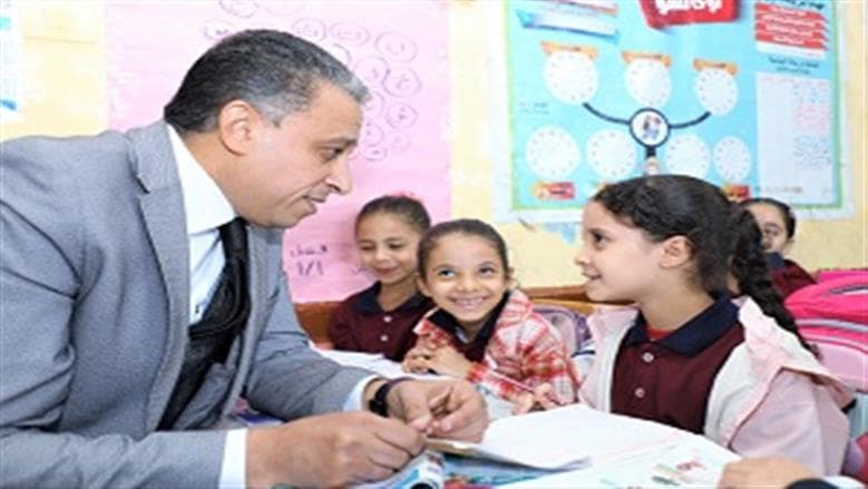 وكيل تعليمي الجيزة يزور مدارس أوسيم ومنشأة القناطر