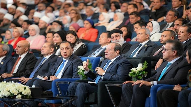 السيسي يثمن جهود المؤسسات الدينية في مواجهة التطرف