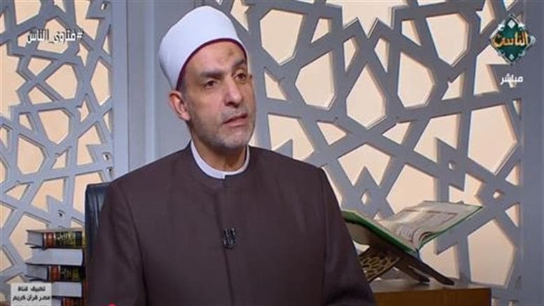 حكم الصلاة خلف الإمام عبر التلفزيون
