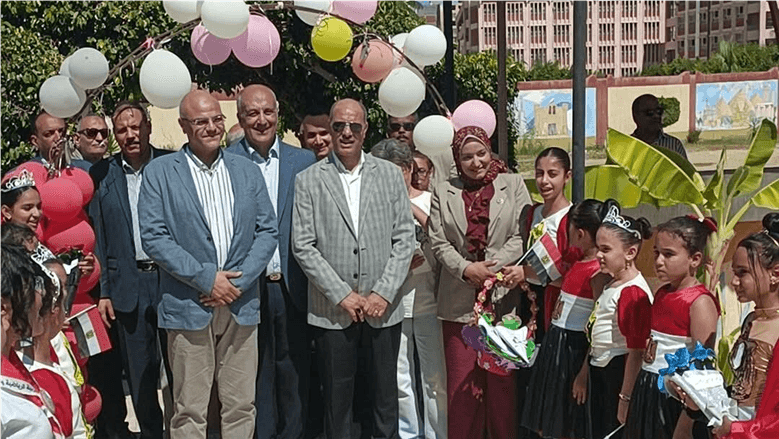 محافظ الإسكندرية يعزز التشجير في المدارس