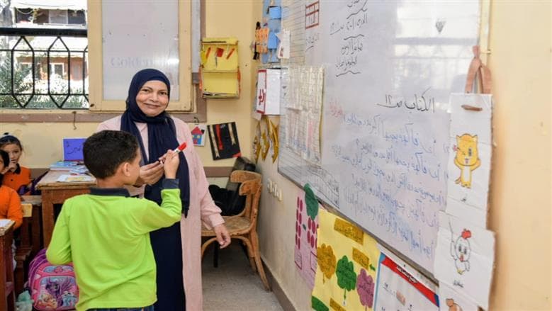 امتحان شهري لأول مرة مع خصم لغياب الطلاب