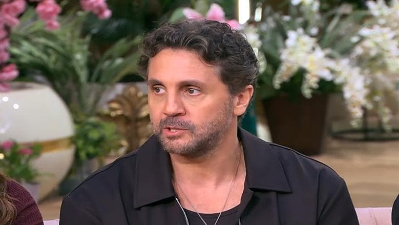 هشام ماجد يذكر تجربته الأولى في المسرح