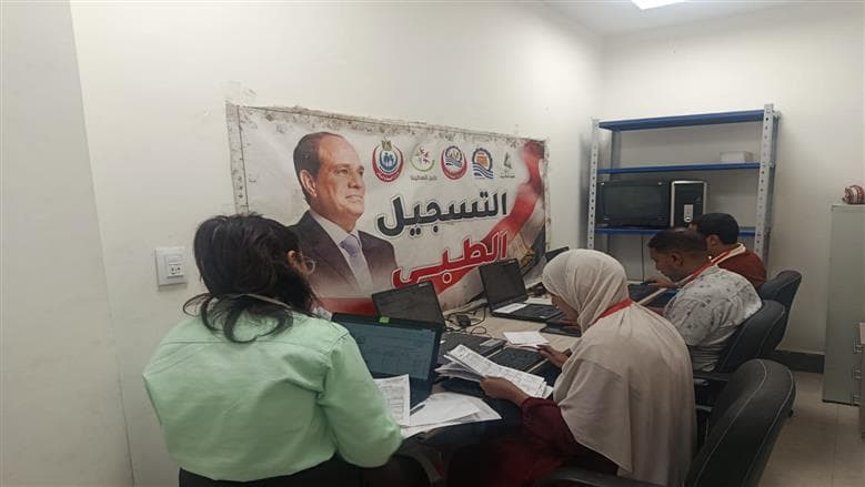 قافلة طبية تكشف على 745 مواطنا في قنا