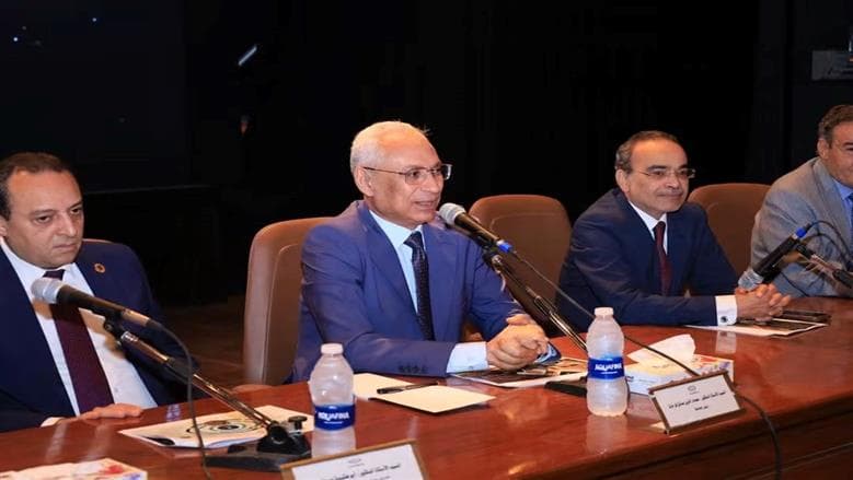 رئيس المنيا الأهلية يشجع على تنمية المهارات