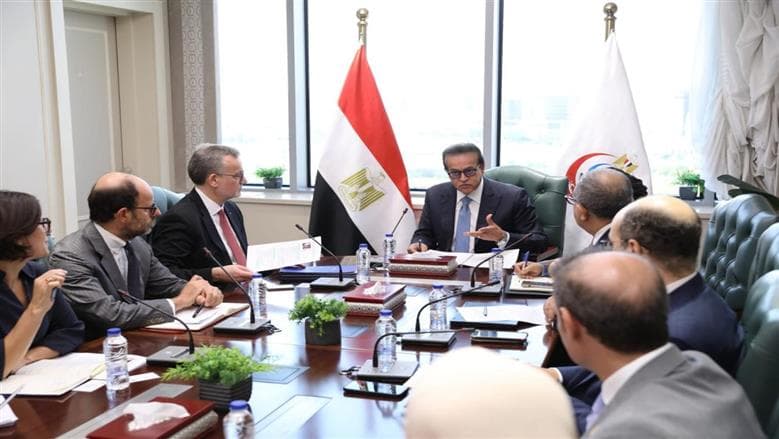 وزير الصحة يناقش دعم المشروعات الطبية مع البنك الأوروبي