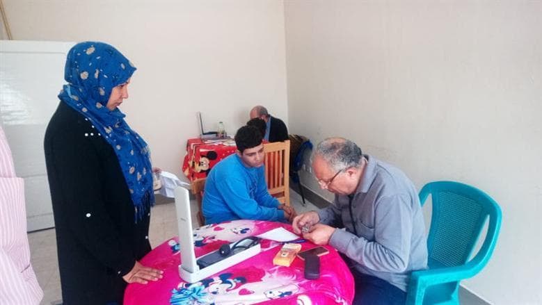 خطوط ساخنة لحماية الأطفال وكبار السن