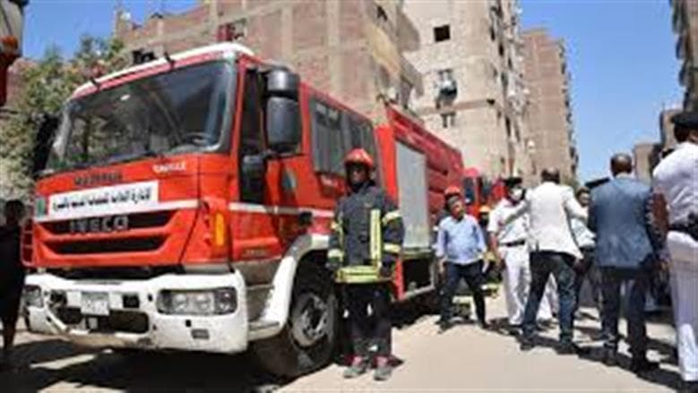 الحماية المدنية تكافح حريق مصنع الكرتون بالعبور