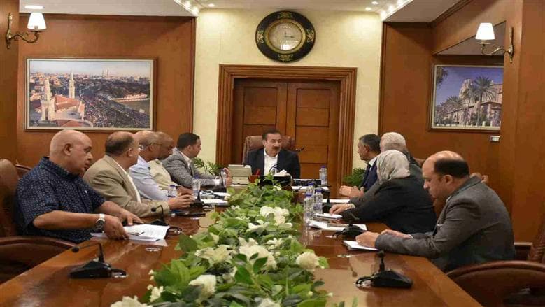 محافظ بورسعيد يركز على تحسين منظومة النظافة
