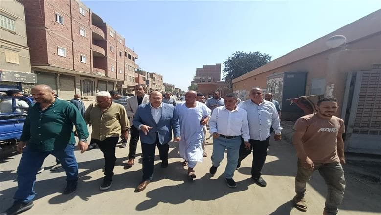 نائب محافظ الجيزة يدعو لتسريع مشروع طريق الميه