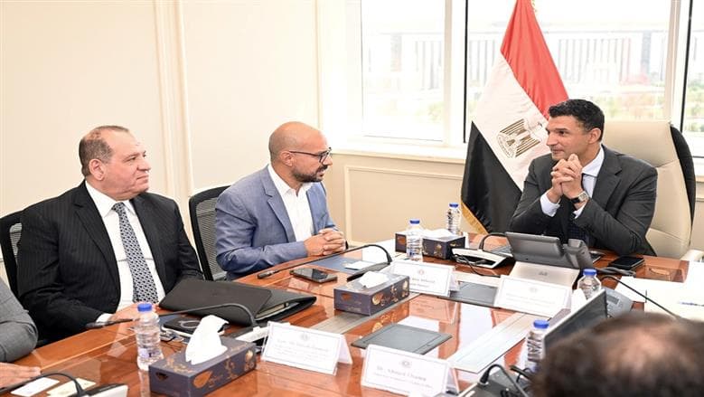وزير الصناعة يناقش استثمارات شركة الأغذيةوتوسعها في مصر