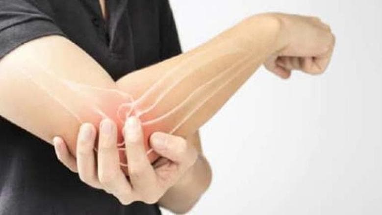 الصحة توضح 5 مخاطر لهشاشة العظام