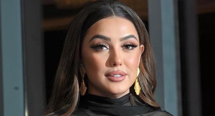 كندة علوش تغلق حساباتها بسبب السياسة