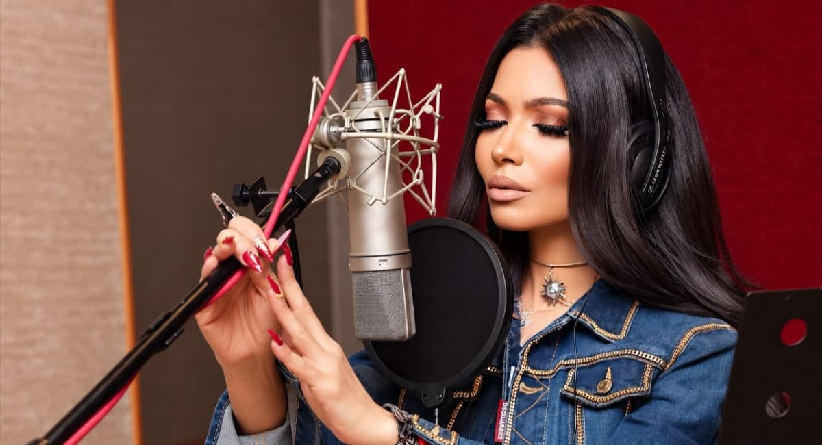 Nadine Ragab Honors Hany Shaker at Arab Music Festival