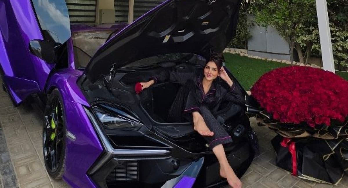 Mohamed Sami gifts Mai Omar a Lamborghini