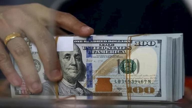 بنك أوف أمريكا يتوقع زيادة على الدولار
