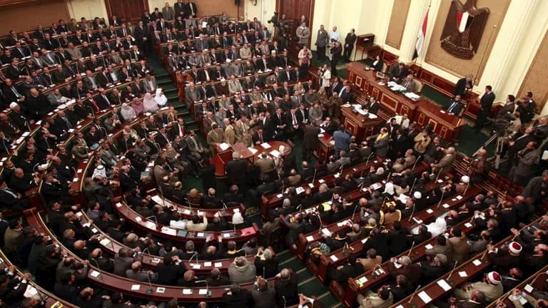 برلماني يعلن تحويل 100 مصنع بجنوب القاهرة للطاقة النظيفة