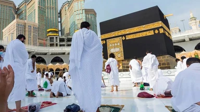 السياحة تحدد شروط العمرة البرية