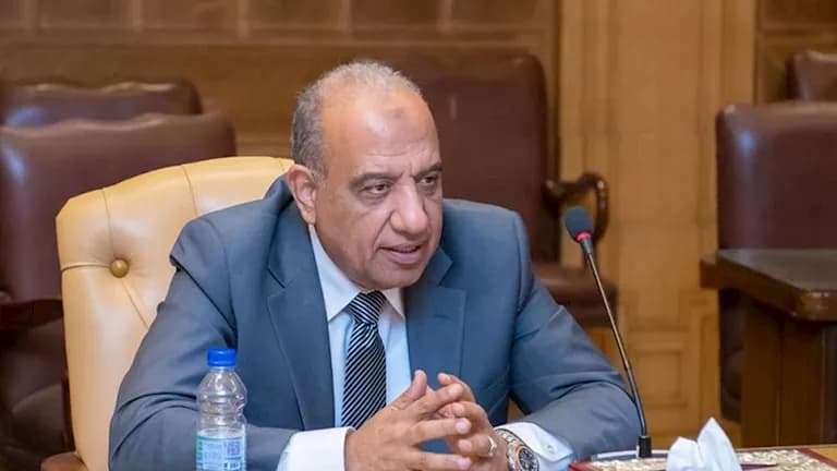 محمود عصمت يكشف طرق سداد ديون الكهرباء للبترول
