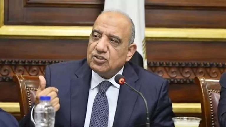 وزير الكهرباء يتحدث عن استبدال 1.35 مليون عداد