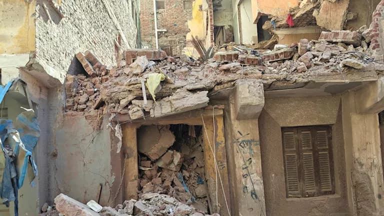 انهيار مبنى في الإسكندرية وتدخل سريع للمحافظة