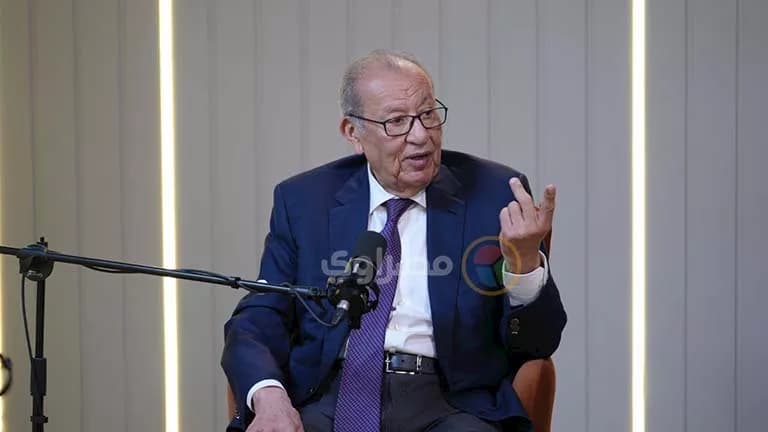 إبراهيم المعلم يروى كيف التقى بسوزان مبارك وتقييمه لمشروع القراءة للجميع