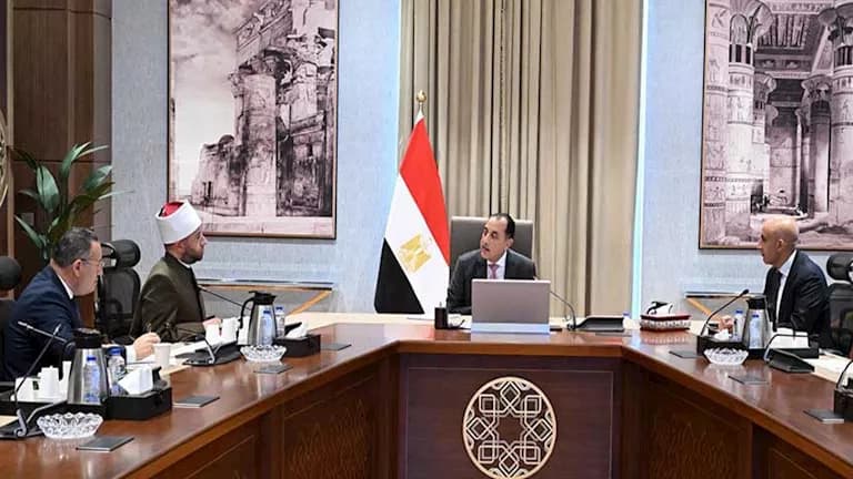 رئيس الوزراء يناقش التعليم والثقافة في منتدى مصر 2026