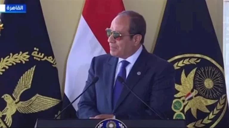 السيسي يدعو الأسر لتوعية أبناءها بمخاطر تشويه الجيش والشرطة