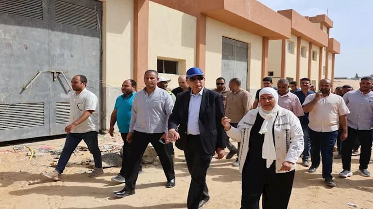 محافظ المنيا يزور محطة صرف دلجا