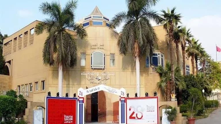 معرض فني يضم 90 عملًا في مركز محمود مختار