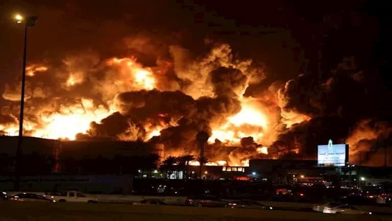 الحوثيون يشنون 6 هجمات داخل السعودية