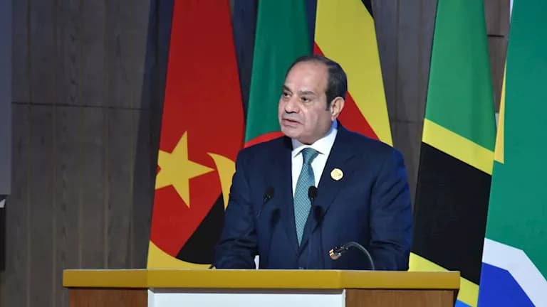 السيسي يعلن إنشاء 70 ألف مقبرة جديدة