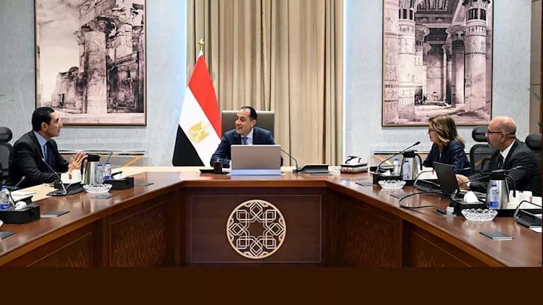 مدبولي يناقش جلسات رعاية الموهوبين والشباب