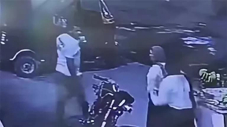 اعتداء على فتاتين في الفيوم بالفيديو