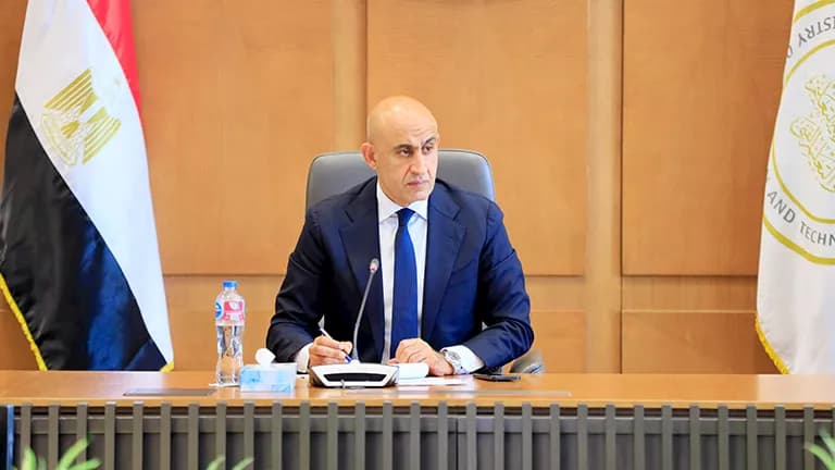 وزير التعليم يرفع الحضور إلى 87%