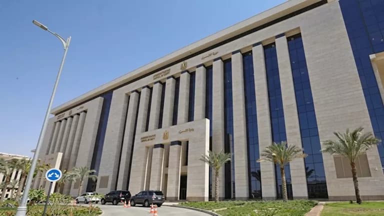 النقل توضح ملابسات مشادة الكمسري والراكب