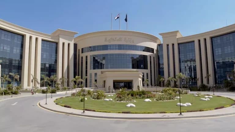 الداخلية تحقق في فيديو اعتداء معلم على طالب بسوهاج