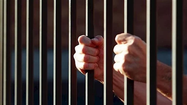معتقل شهير بحيازة كوكايين في القاهرة