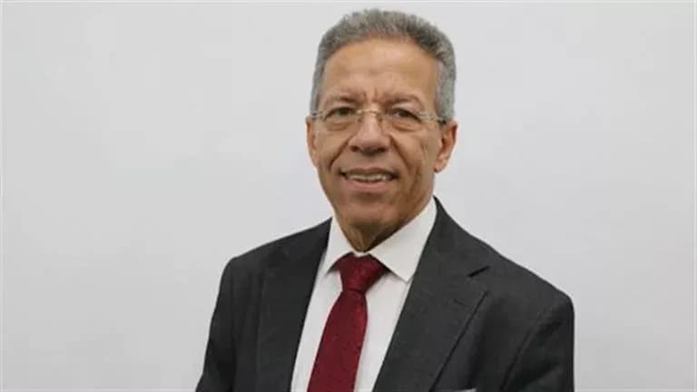 نقيب الأطباء يدعو لتشريع لحماية التعليم الطبي