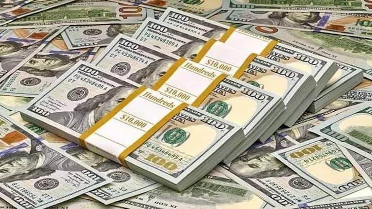 الدولار ينخفض مقابل الجنيه في بداية التداول