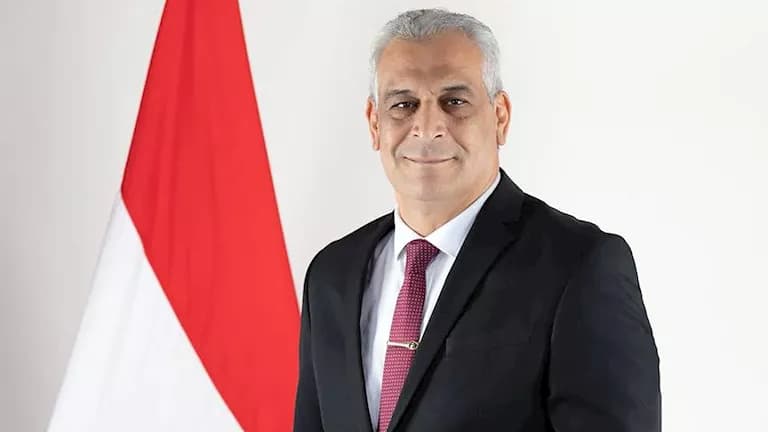 وزير الحرب يزور معرض درع البلقان 2026