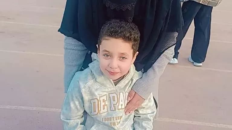 والدة يوسف توضح وضع أوراقه القانونية وتأكيد سفره قريبا