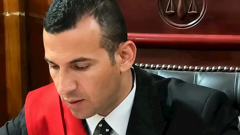 الجنح تحكم بسجن القاضي المزيف سنتين