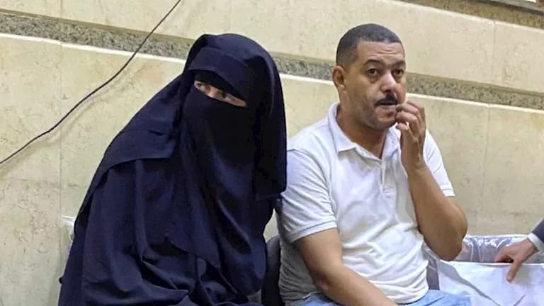 شقيقة القاضي المزيف تلتقيه بعد 10 سنوات