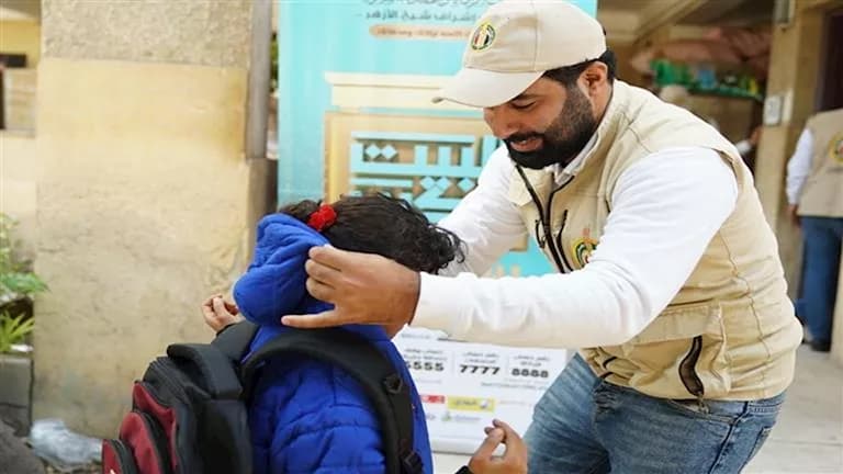 بيت الزكاة يوفر دعم لطلاب البحيرة قبل الدراسة
