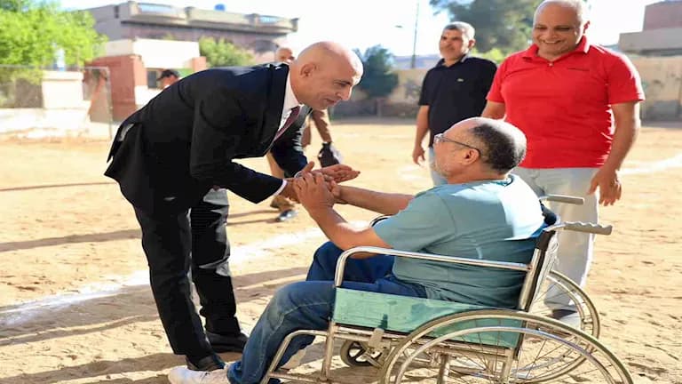 وزير التعليم يضيف العمال لمادة اللغة العربية